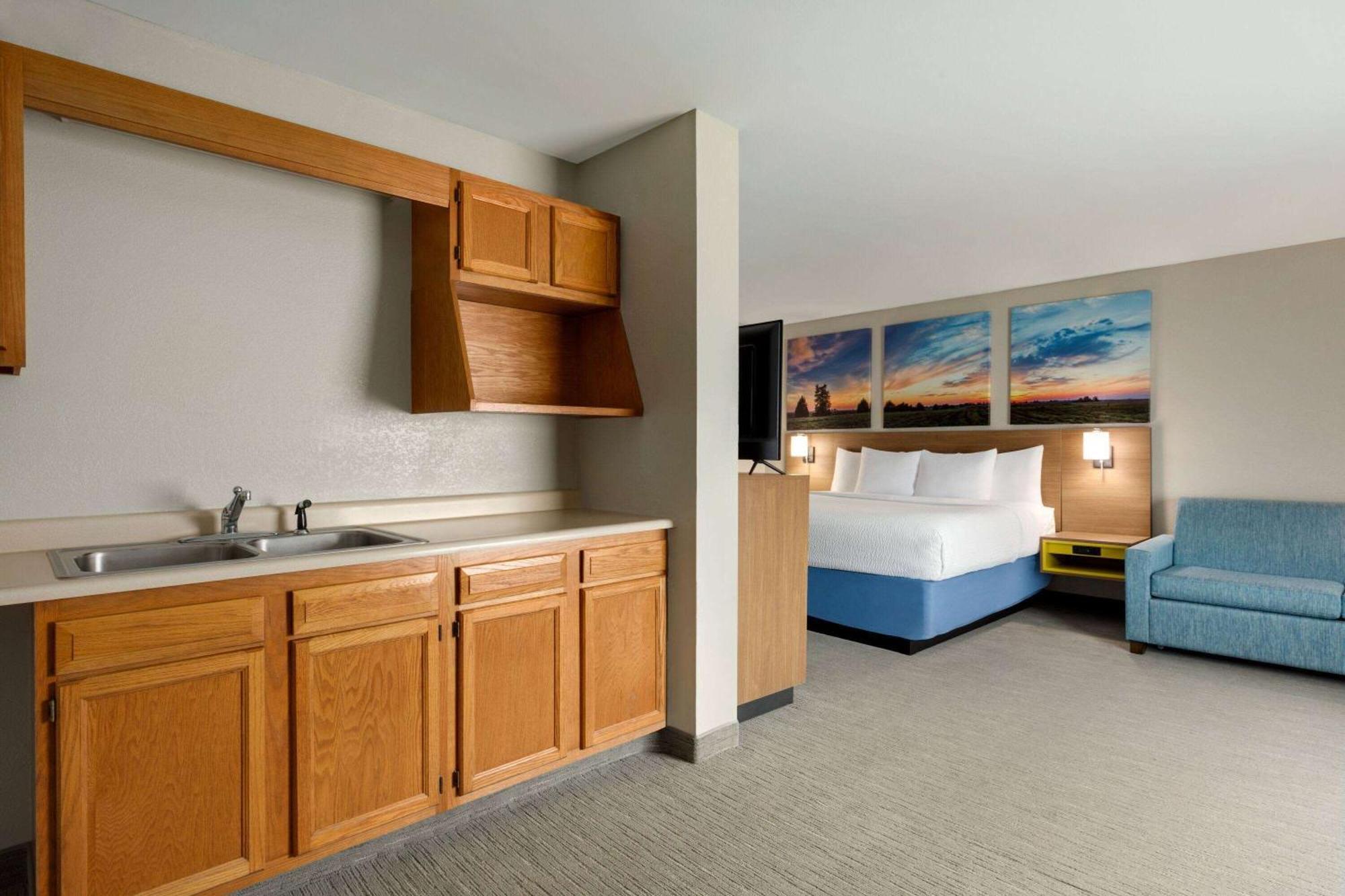 Days Inn By Wyndham Hillsboro Exterior foto